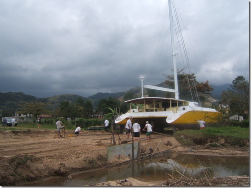 Colocação do barco na água2 044