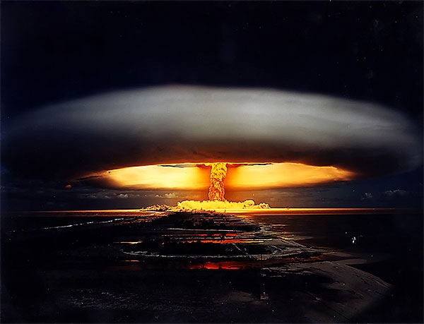 [nuclear deterrence[3].jpg]