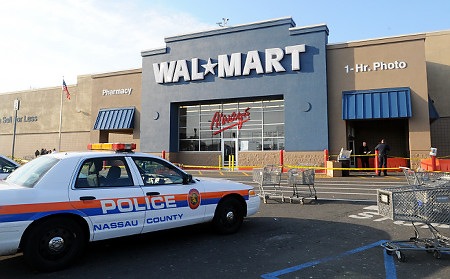 [alg_walmart_police[4].jpg]