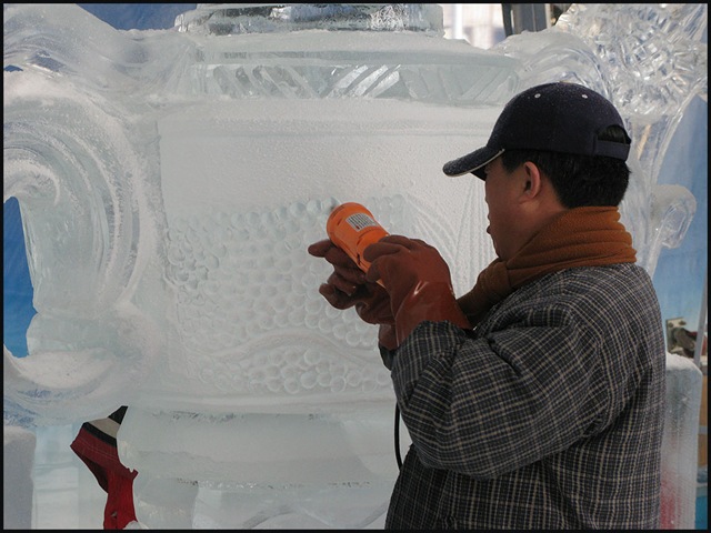 [0511ice23.jpg]