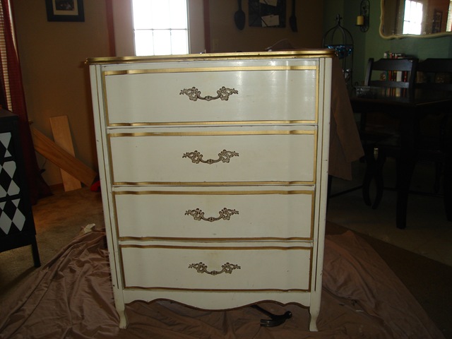 [Makaylas dresser 3[3].jpg]