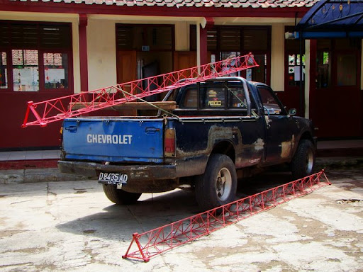 The truck that brought the tower