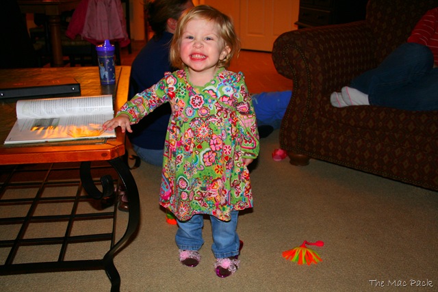 [20090123 - Savannah & MK Wearing Princess Shoes (1)[7].jpg]