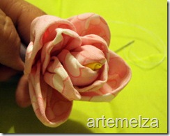 artemelza - rosa de fuxico