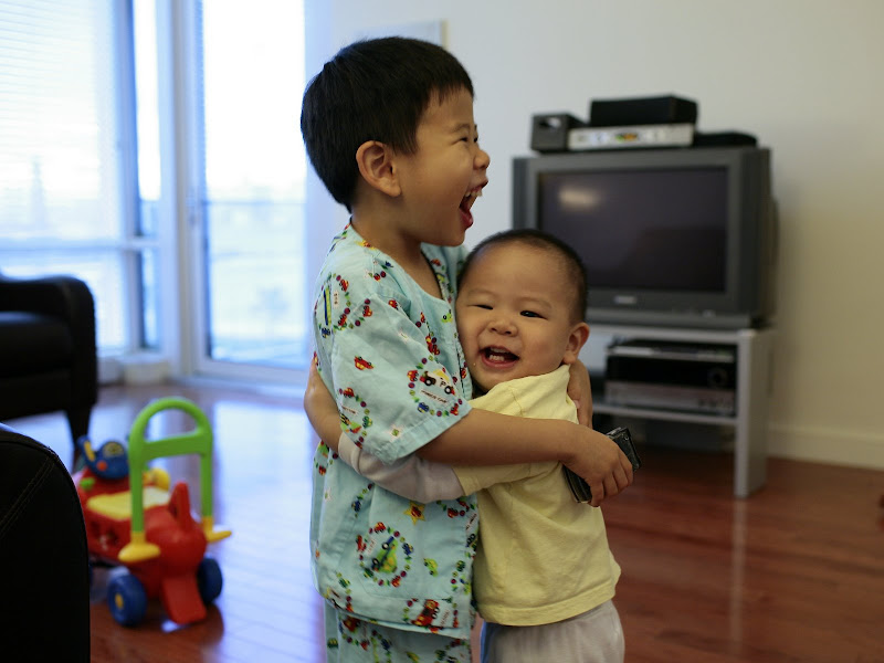 IMAGE: http://lh5.ggpht.com/_KgNLgJhhn9c/SlIOYszoU5I/AAAAAAAAKIQ/I2vzWZlUN8k/s800/_MG_7880.JPG