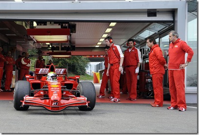 felipemassa_fiorano_12_10_2009_fotoferrari_090058new