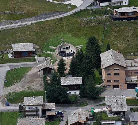 منزل مذهل تحت الأرض في سويسرا ياللهول!!!!!!!! Villa06%5B2%5D