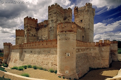 أجمل 42 قلعة حول العالم  Castle_of_la_mota%5B8%5D