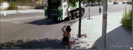 prostitutes_on_google_street_view_08_thumb