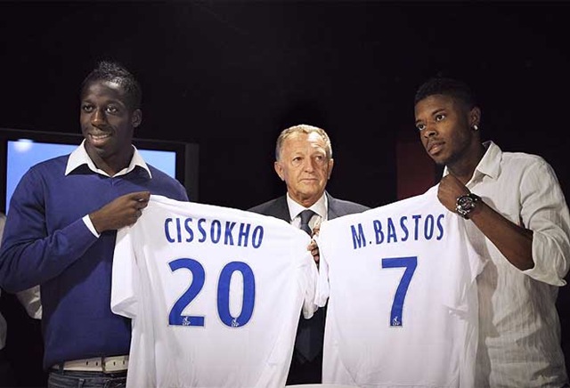 [cissokho e michel bastos[4].jpg]