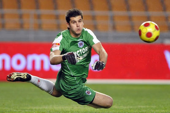 [Julio Cesar[5].jpg]