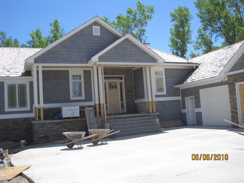 Unsure about siding - have pics of dark grey?