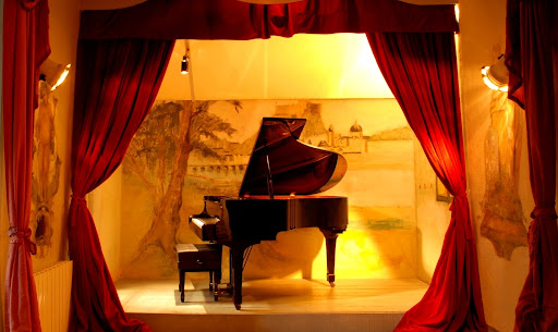 Teatre petit.jpg