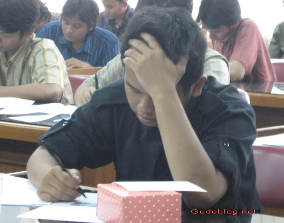 Photo Of The Month (mei 2009) Pusing