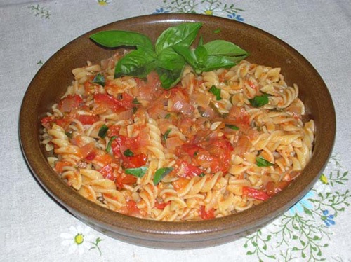 [Simple Saturday Tomato pasta - voted with your forks[2].jpg]
