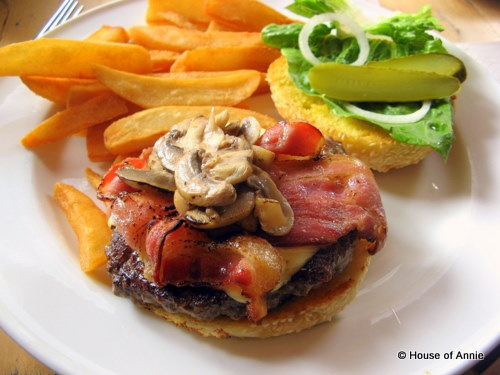 [riders cafe bacon mushroom cheeseburger fries[2].jpg]