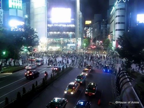 [shibuya scramble crossing at night[2].jpg]
