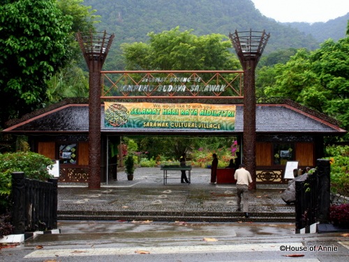 [Sarawak Cultural Village Entrance[3].jpg]