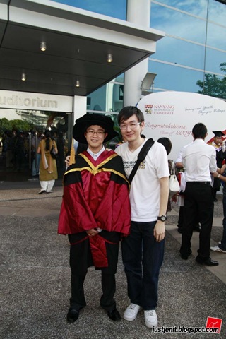 [20090728 Ding Liang Convocation_23_resize[3].jpg]