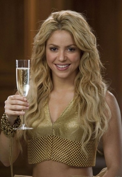 [783515w34001sfp_6143583_trg_shakira_freixenet_set_112410w600h600[7].jpg]