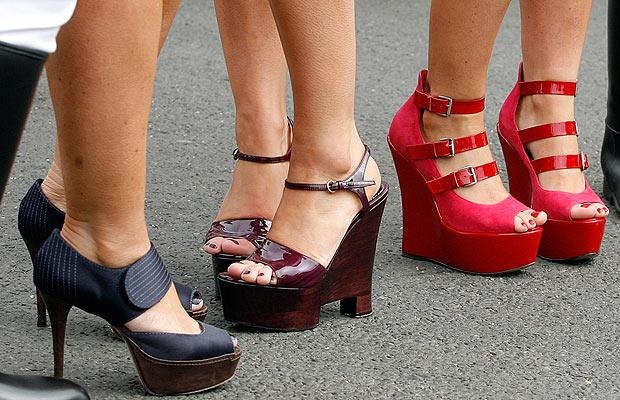 [Wearing-High-Heels-Leads-to-Foot-Pain-Study-Says-2[2].jpg]