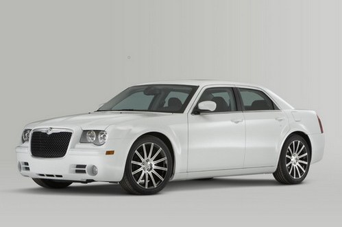 White Chrysler 300