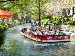 [tourBoatBlossoms[6].jpg]
