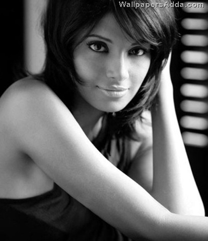 [bipasha-basu-look3[3].jpg]