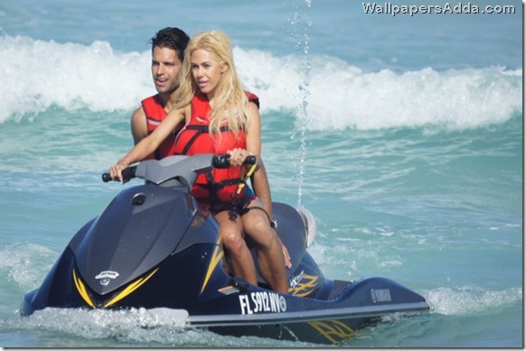 Shauna hits the water 6XHnm0SMCw1l