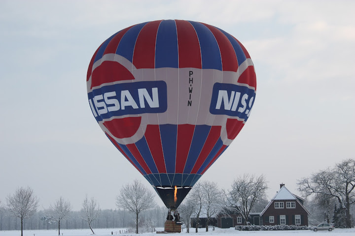 Ballonvaart met Nissan ballon in de sneeuw vanuit Exel naar Gaanderen