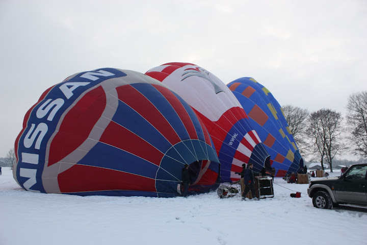 Ballonvaart met Nissan ballon in de sneeuw vanuit Exel naar Gaanderen