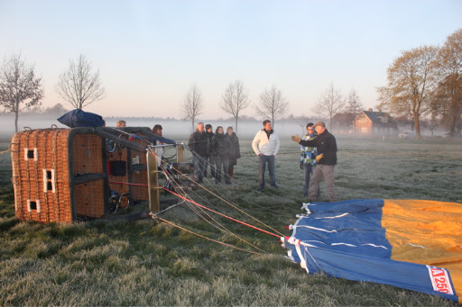 Ochtend ballonvaart vanuit Exel langs de tv zend mast in Markelo naar Holten
