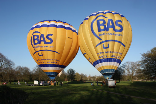 Ballonvaren vanuit Almelo naar Albergen met de PH-BIA en de PH-BBS ( Doopvaart )
