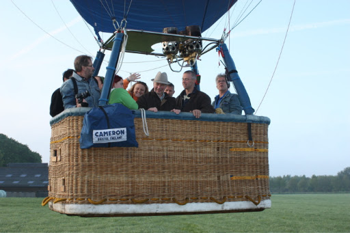 Ochtend ballonvaart van Exel naar Marienveld met 8 personen