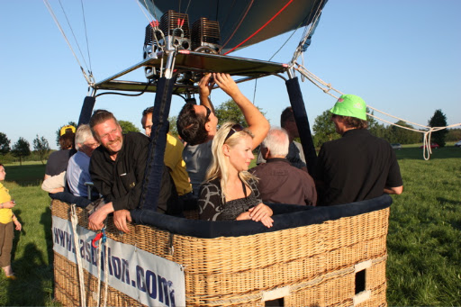 Achterhoek ballonvaart vanuit Laren over Lochem en Vorden naar Hengelo Gelderland.