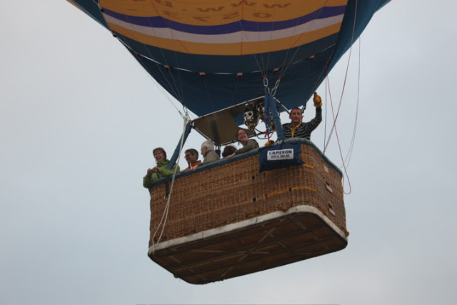 Ballonvaart van Arnhem over Duiven naar Didam met 10 personen.