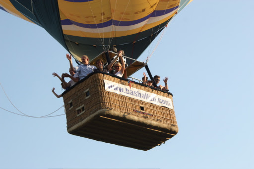 Ballonvaren met een groep van Veenendaal naar Druten Afferden met stalend weer.