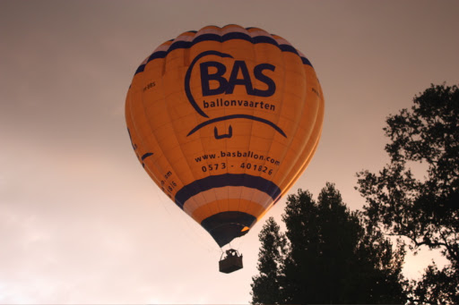 Varen met een luchtballon van Den Bosch naar Boxtel.