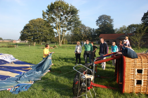 Ballonvaren met 6 personen van Ede naar Lunteren.