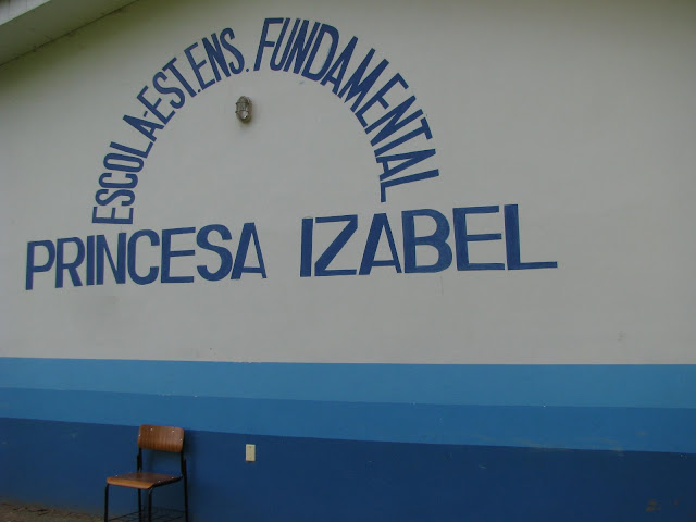 Col�gio Princesa Izabel, em funcionamento desde sua funda��o, em 1948. Divide terreno com a Superintend�ncia Federal do Minist�rio da Agricultura, em PVH, Rond�nia