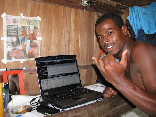 Nego Leo, nosso marinheiro DJ