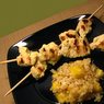Pureći ražnjići i salata od manga i bulgura/Turkey kebabs and mango and bulgur salad