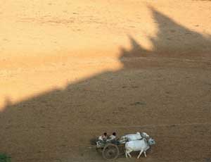 ပူျပင္းေျခာက္ေသြ ့ကႏၲာရ ဆန္လာ ေသာ ပုံဂံေျမ