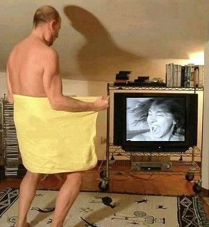 [1235_frightening-under-towel[3].jpg]