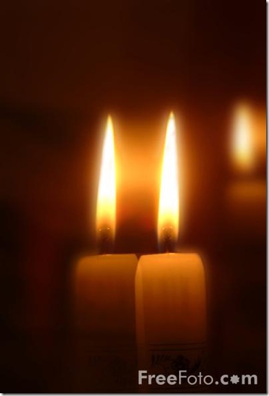 90_18_91---Christmas-candle_web