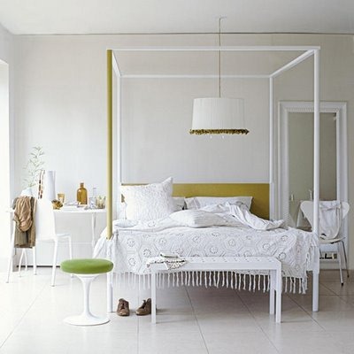 [whitebedroom2[1].jpg]