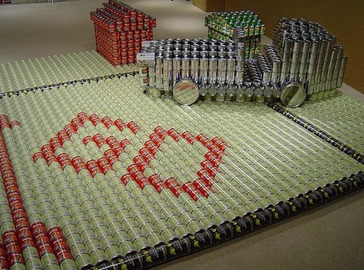  Esculturas nerds com latas e caixas