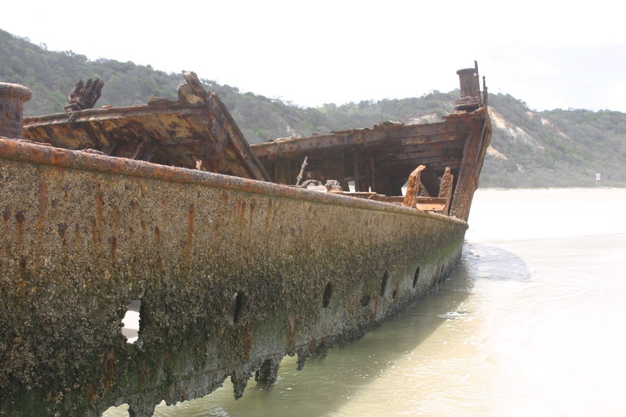[Maheno_Fraser_Island_by_ozfinn[4].jpg]