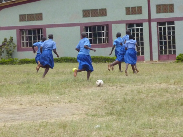 [Kibaale School July 2010 131[3].jpg]