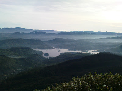 උඩමලුවට පෙනෙන ලක්ෂපාන ජලාශය